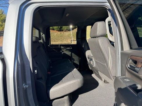 Used 2024 GMC Sierra 2500 SLT w/ SLT Premium Package image 10