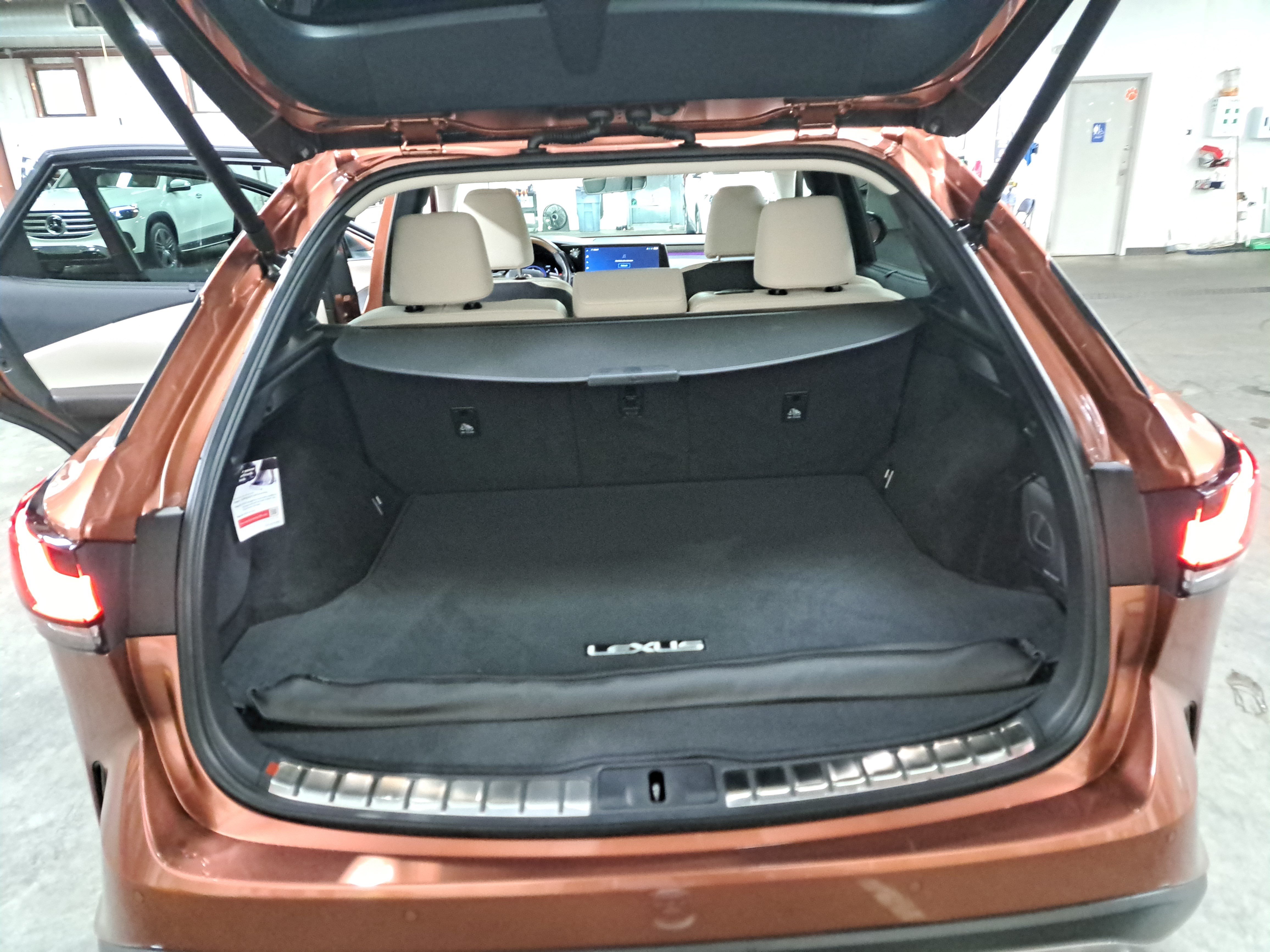 Used 2024 Lexus RX 350 FWD w/ Convenience Package image 13