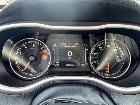 Used 2018 Jeep Cherokee Latitude Plus image 4