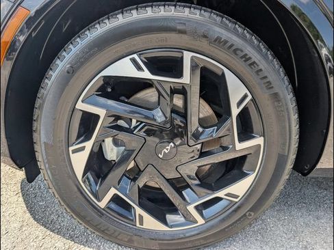 Certified 2025 Kia Sportage SX FWD image 20
