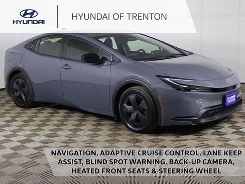 Used 2025 Toyota Prius Plug-In Hybrid FWD image 1