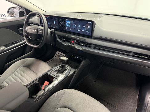 Used 2025 Kia K4 EX FWD image 21