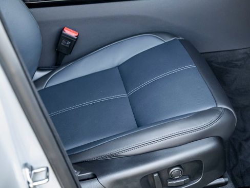 New 2026 Land Rover Range Rover Velar Dynamic SE image 28