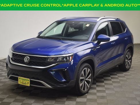 Used 2022 Volkswagen Taos SE FWD image 3