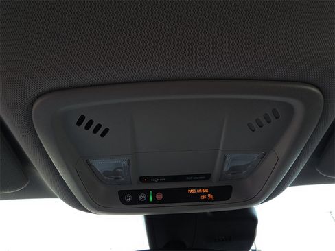 Used 2025 Chevrolet Malibu LT image 24