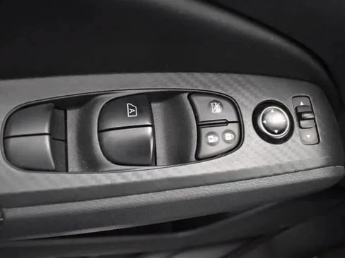 Used 2025 Nissan Altima 2.5 SV FWD image 20