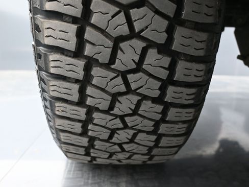 Used 2023 GMC Sierra 1500 AT4 w/ AT4 Premium Package image 19