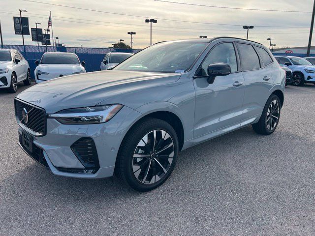 Used 2026 Volvo XC60 B5 Plus AWD/4WD image 7
