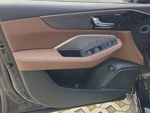 Used 2024 Acura MDX SH-AWD w/ Advance Package image 13