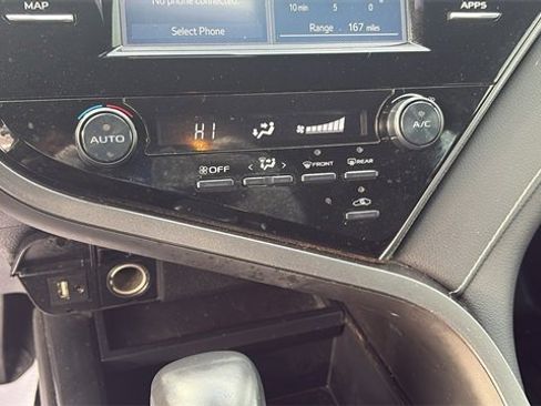 Used 2019 Toyota Camry SE image 14