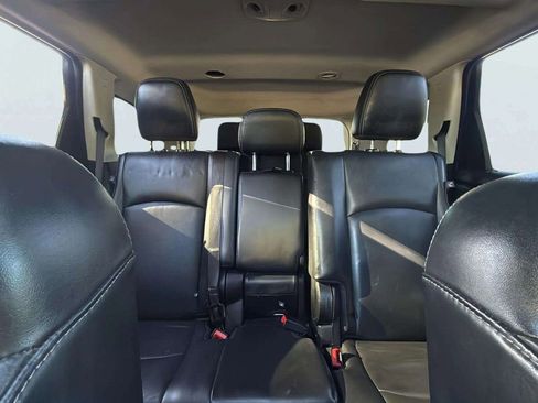 Used 2018 Dodge Journey Crossroad w/ Nav & Sun Group image 14