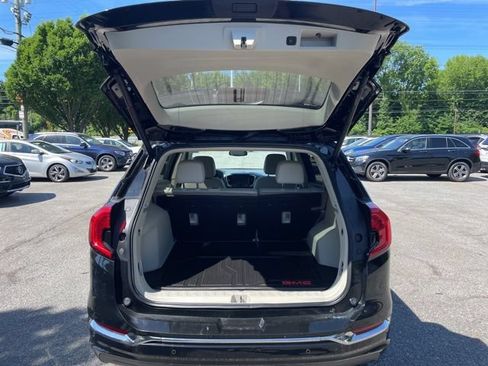 Used 2022 GMC Terrain Denali w/ Denali Premium Package AWD/4WD image 16