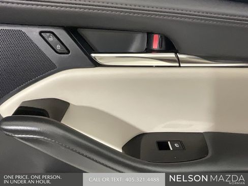 Used 2025 MAZDA MAZDA3 s image 17