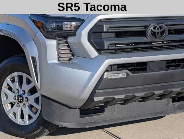 Used 2025 Toyota Tacoma SR5 AWD/4WD image 3