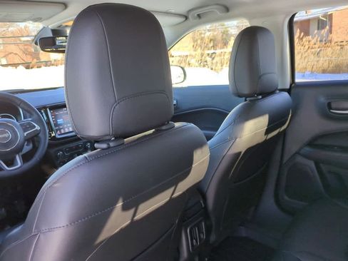 Used 2018 Jeep Compass Limited image 15