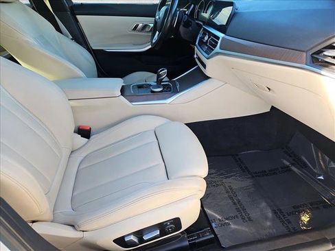 Used 2019 BMW 330i Sedan w/ Convenience Package image 21