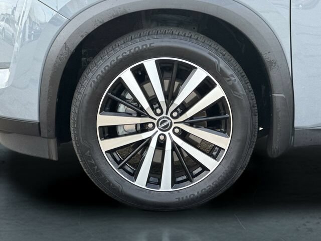 Used 2024 Nissan Pathfinder Platinum AWD/4WD image 34