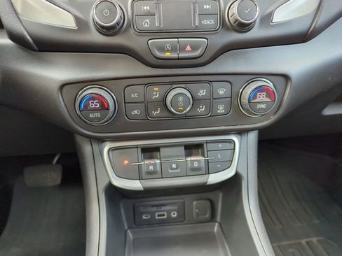 Used 2022 GMC Terrain SLT w/ LPO, Floor Liner Package image 22