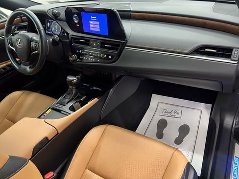 Certified 2025 Lexus ES 300h w/ Premium Package FWD image 12