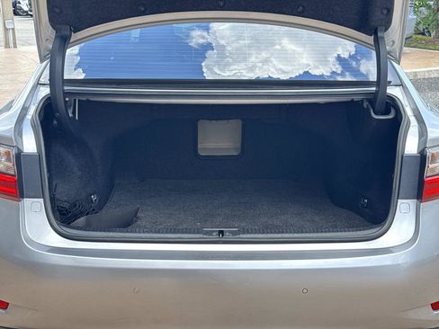 Used 2017 Lexus ES 350 w/ Luxury Package FWD image 5