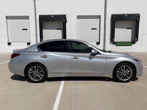 Used 2018 INFINITI Q50 Luxe w/ Essential Package (2.0T Luxe) RWD image 3