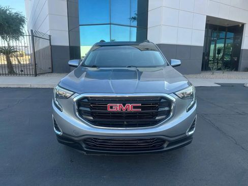 Used 2018 GMC Terrain SLE w/ Driver Convenience Package image 3
