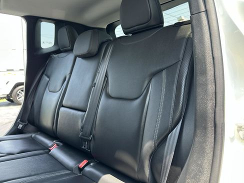 Used 2020 Jeep Renegade Limited w/ UConnect 8.4 Nav Group AWD/4WD image 32