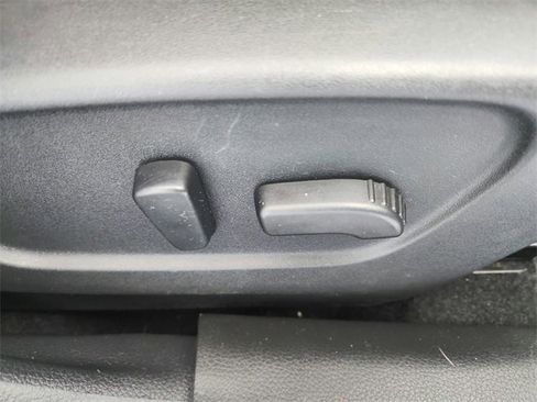 Used 2017 Nissan Rogue SL image 42