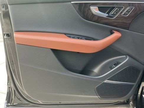 Used 2022 Audi Q8 Premium Plus image 15