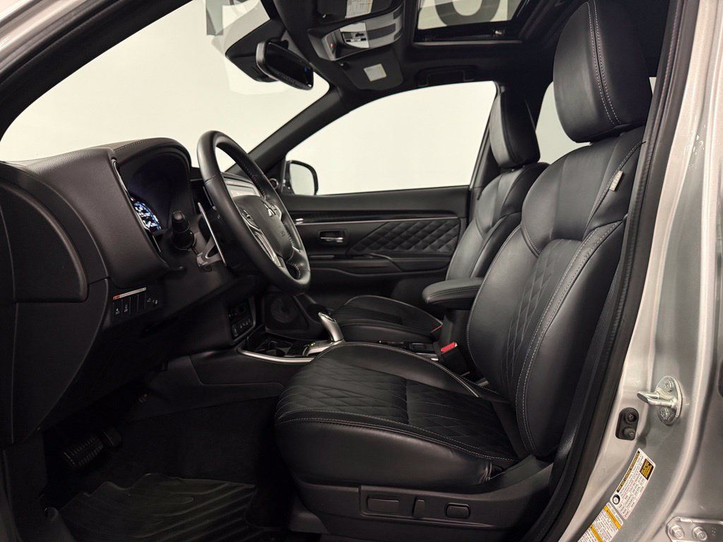 Used 2022 Mitsubishi Outlander GT AWD/4WD image 9