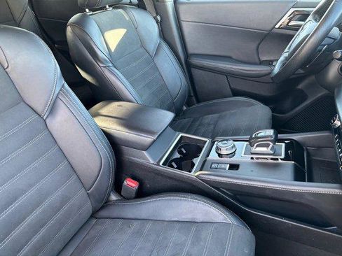 Used 2024 Mitsubishi Outlander SE image 12