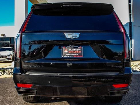 Used 2022 Cadillac Escalade ESV Sport Platinum w/ LPO, ONYX Package image 5