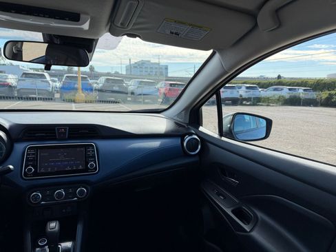Used 2025 Nissan Versa SV image 33