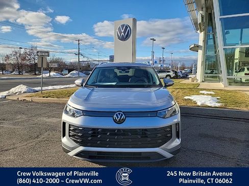 New 2026 Volkswagen Tiguan SE image 2