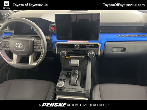 Certified 2025 Toyota Tacoma TRD Off-Road AWD/4WD image 19