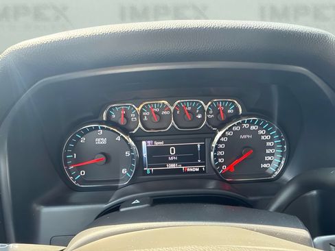 Used 2015 Chevrolet Silverado 2500 LT w/ LT Convenience Package AWD/4WD image 18
