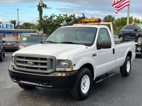 Used 2001 Ford F250 XL image 1