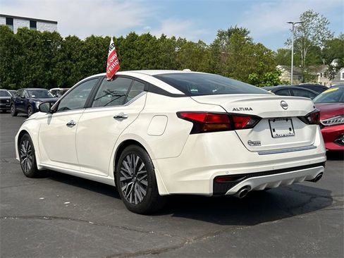 Certified 2023 Nissan Altima 2.5 SV w/ SV Premium Package image 4
