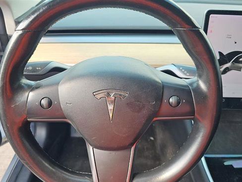 Used 2018 Tesla Model 3 Mid Range image 4