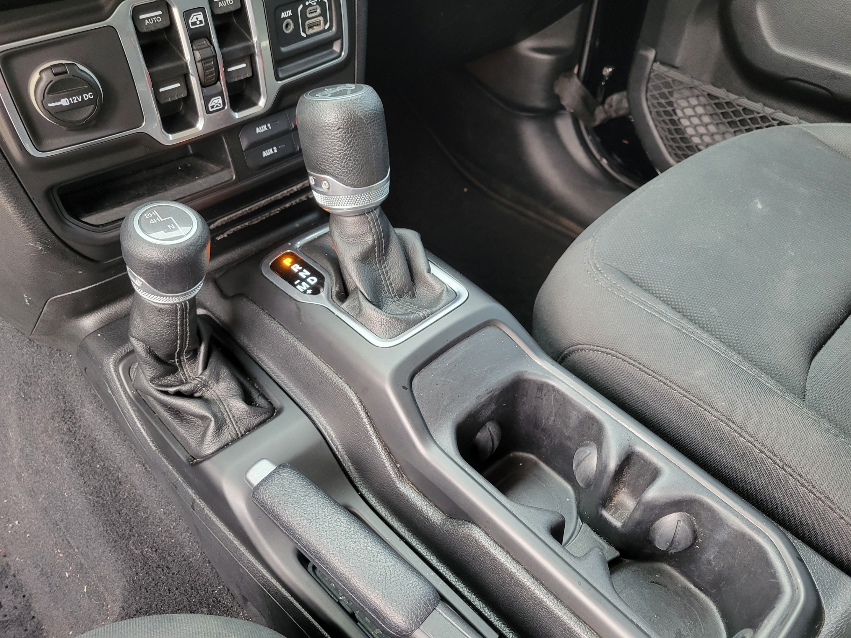 Used 2018 Jeep Wrangler Unlimited Sport S AWD/4WD image 25