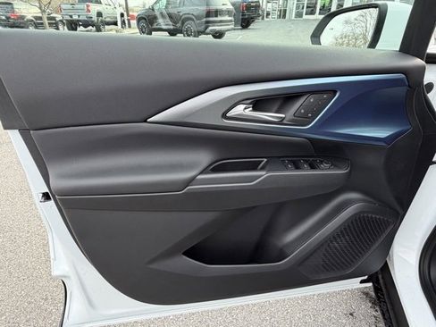 New 2026 Chevrolet Equinox EV LT image 27