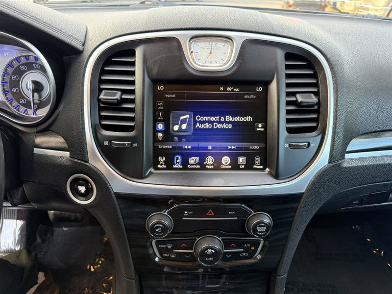Used 2016 Chrysler 300 Limited RWD image 36