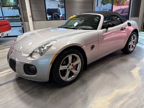Used 2008 Pontiac Solstice GXP w/ Premium Package RWD image 5