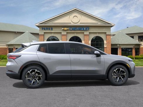 New 2026 Chevrolet Equinox EV LT image 6