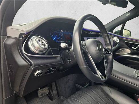 Used 2023 Mercedes-Benz EQS 580 4MATIC SUV image 9