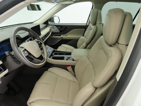 Used 2023 Lincoln Aviator Reserve w/ Equipment Group 201A AWD/4WD image 21