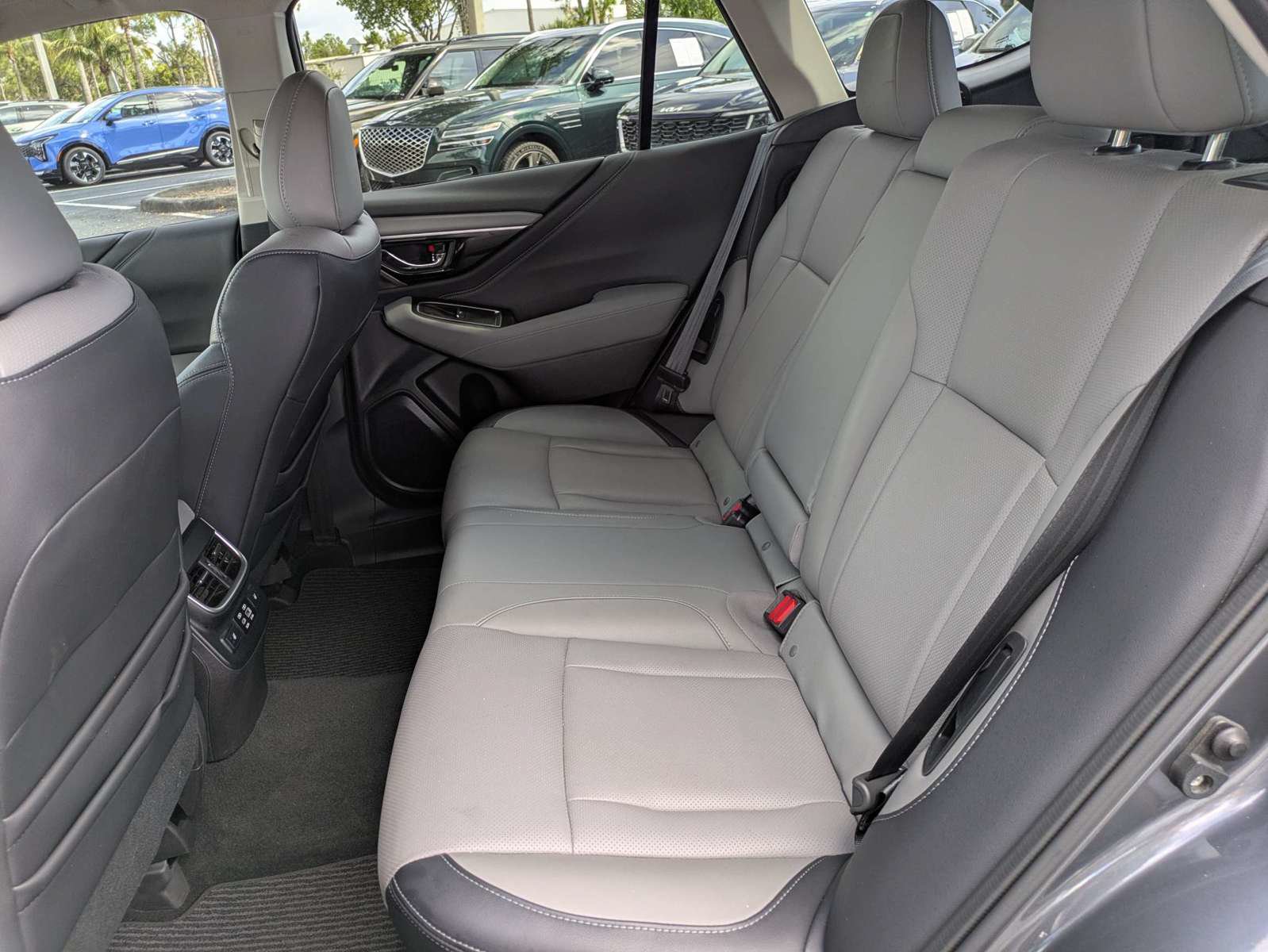 Used 2023 Subaru Outback Limited AWD/4WD image 12