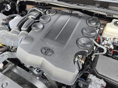 Certified 2024 Toyota 4Runner SR5 image 18