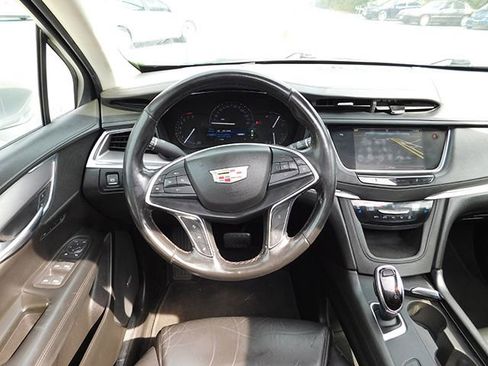 Used 2019 Cadillac XT5 Premium Luxury image 13