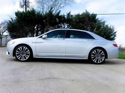 Used 2017 Lincoln Continental Select w/ Climate Package image 11